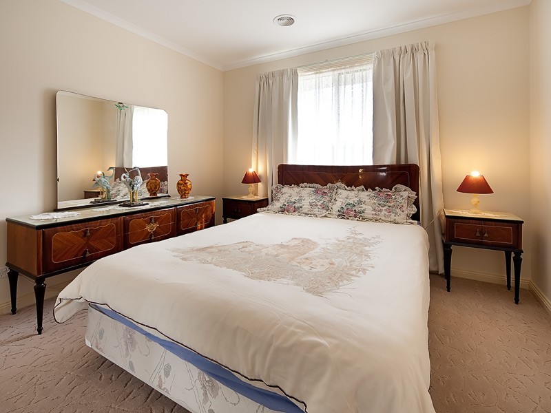 23 Kurrajong Crescent, West Albury NSW 2640