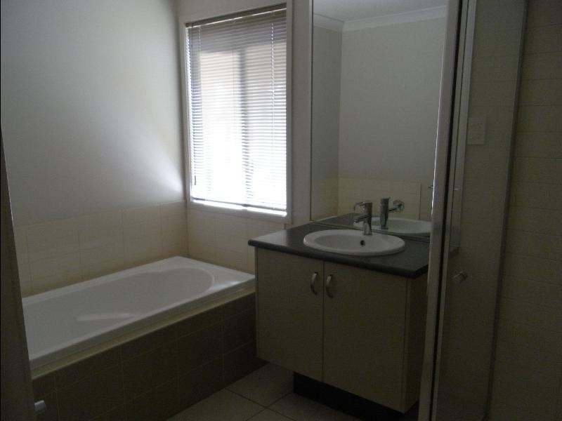 159B Hawkins Street, Howlong NSW 2643