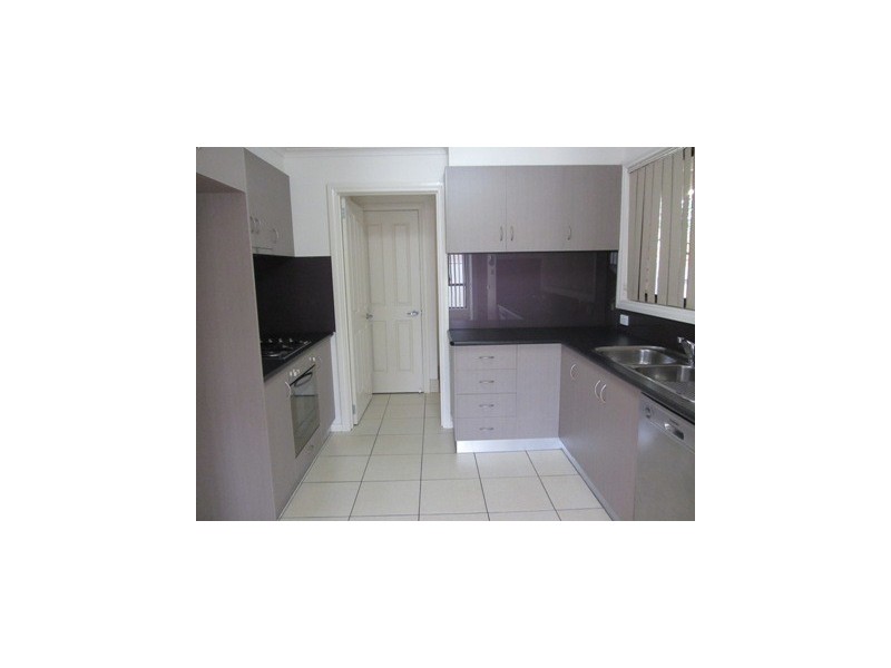 2/527 Lyne Street, Lavington NSW 2641