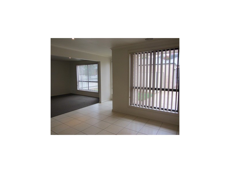 2/527 Lyne Street, Lavington NSW 2641