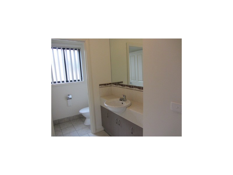 2/527 Lyne Street, Lavington NSW 2641