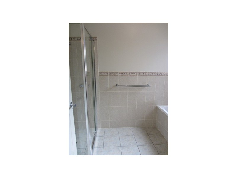 2/527 Lyne Street, Lavington NSW 2641