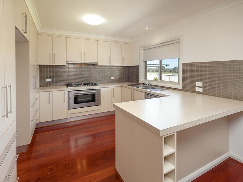 7 Whitton Drive, Thurgoona NSW 2640