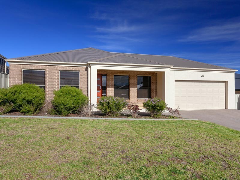 7 Whitton Drive, Thurgoona NSW 2640