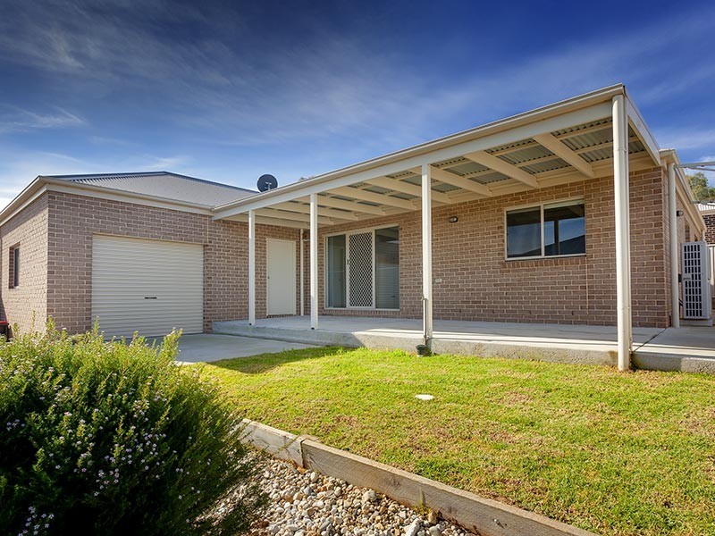 7 Whitton Drive, Thurgoona NSW 2640
