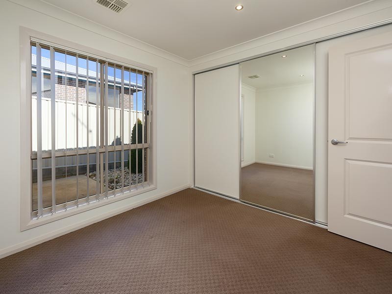 7 Whitton Drive, Thurgoona NSW 2640