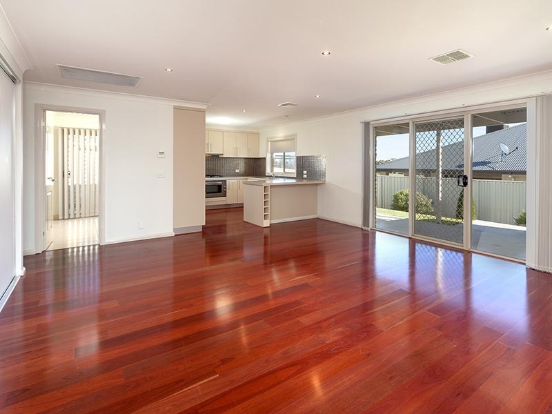 7 Whitton Drive, Thurgoona NSW 2640