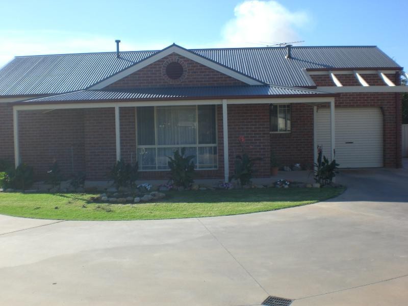 Unit1/1 Johnson Court, Howlong NSW 2643