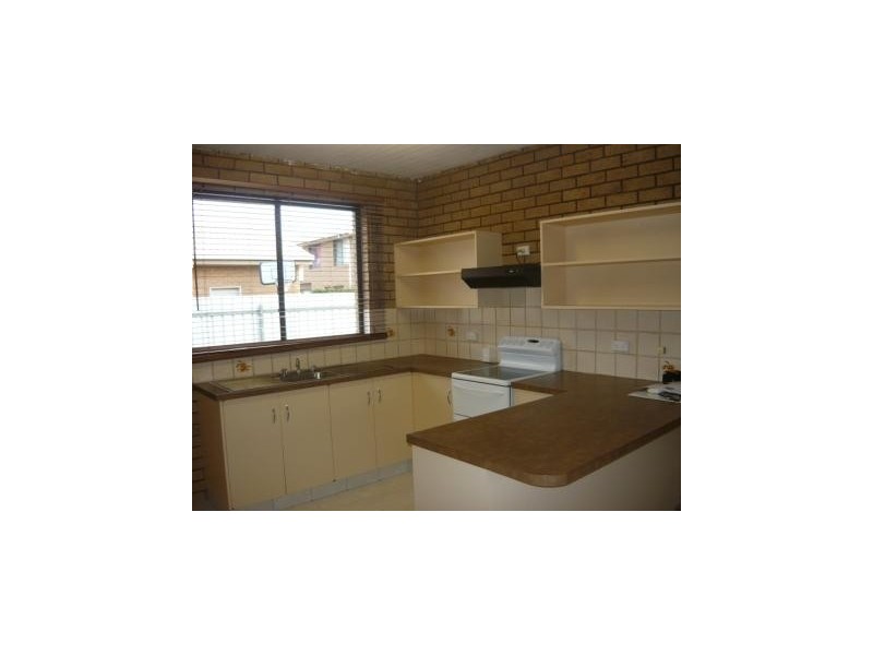 9/413 Bevan Street, Lavington NSW 2641