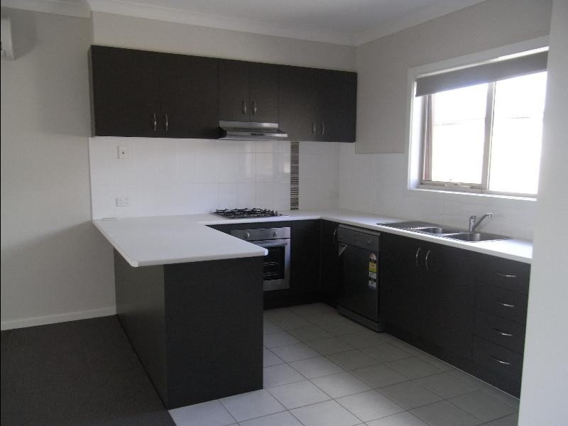 2/107 Hawkins Street, Howlong NSW 2643