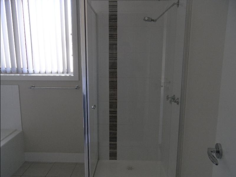 2/107 Hawkins Street, Howlong NSW 2643