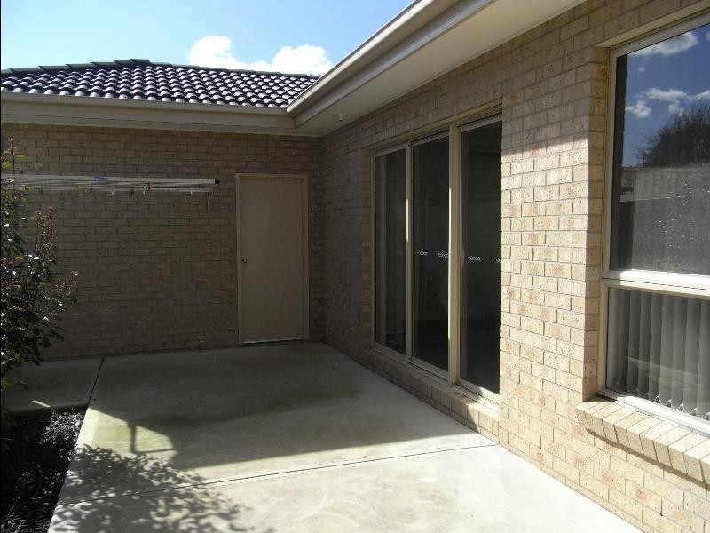 2/107 Hawkins Street, Howlong NSW 2643
