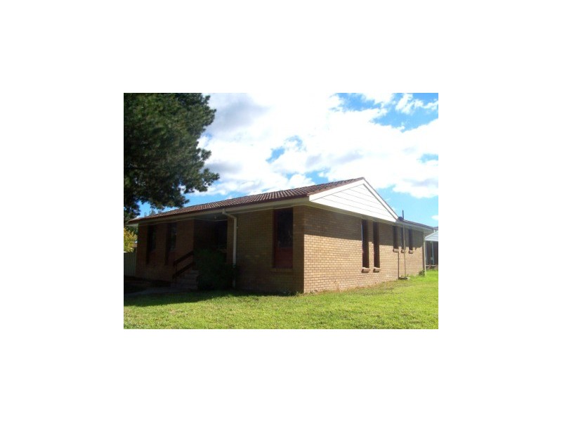 4 Glenelg Drive, Springdale Heights NSW 2641