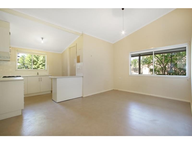 96 Kurrajong Crescent, West Albury NSW 2640