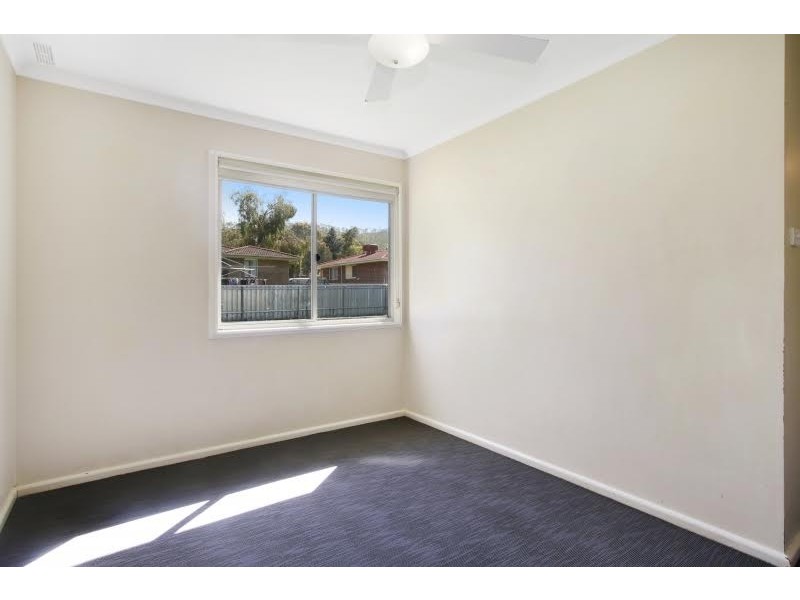 96 Kurrajong Crescent, West Albury NSW 2640