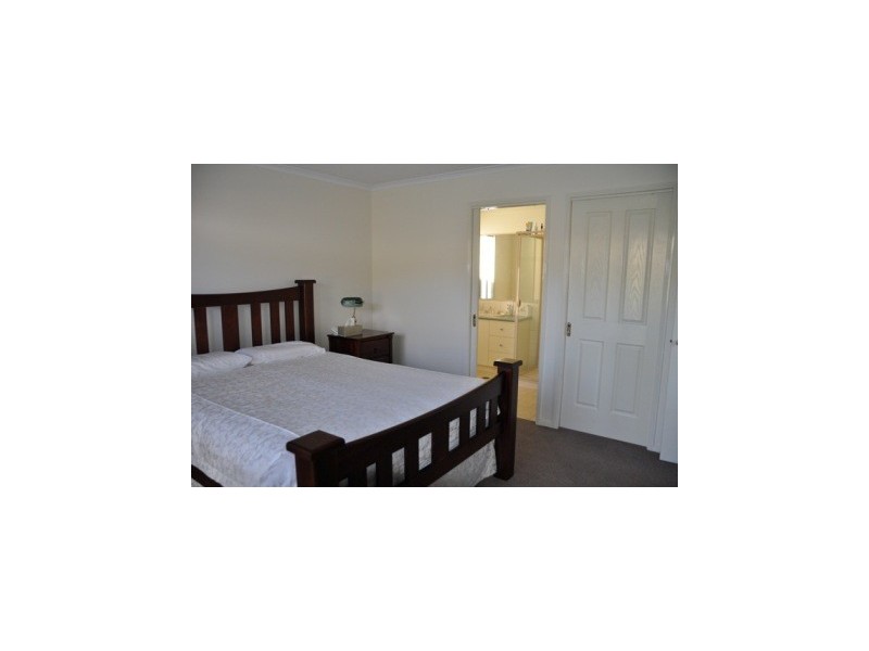 34 Ibis Close, East Albury NSW 2640