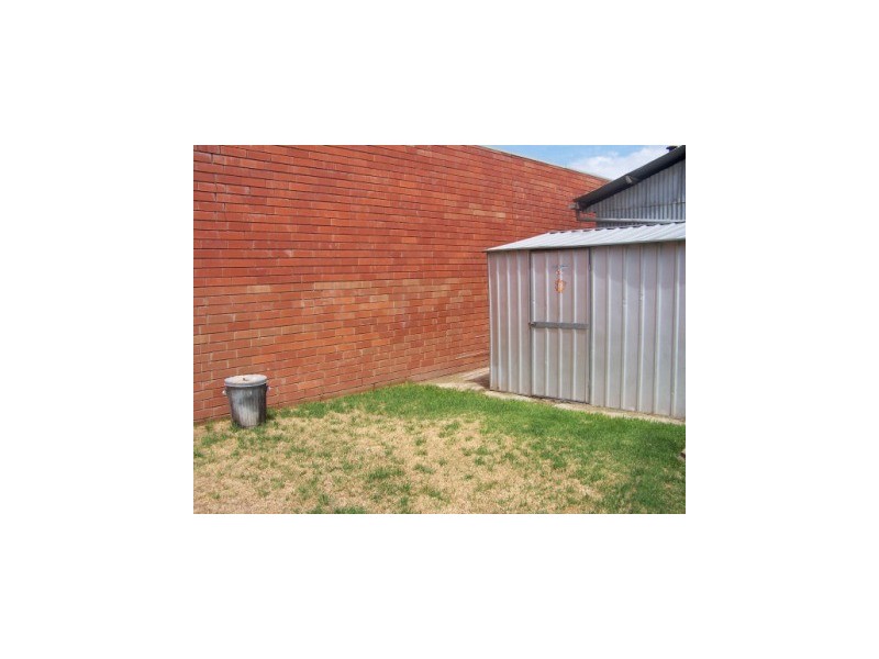 2/445 Wantigong Street, North Albury NSW 2640