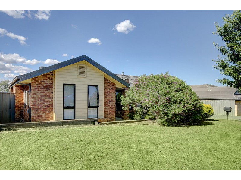 18 Warbler Avenue, Thurgoona NSW 2640