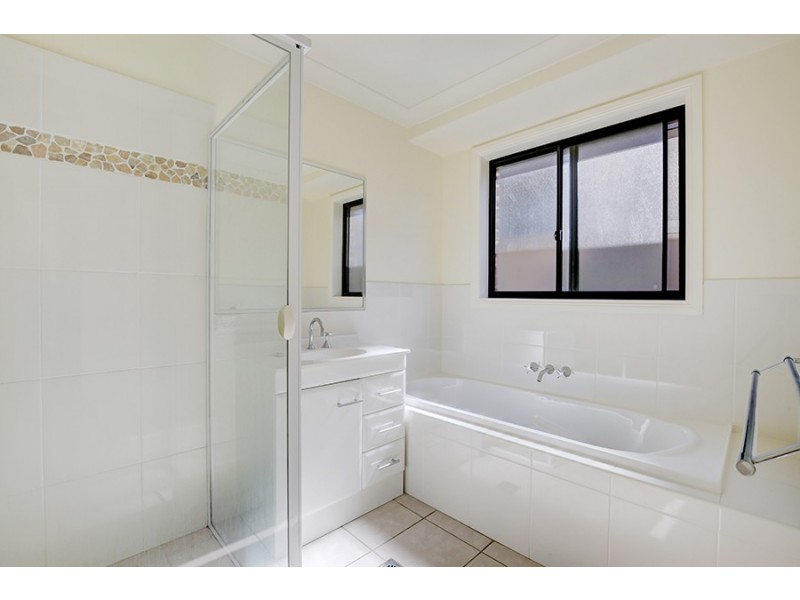 18 Warbler Avenue, Thurgoona NSW 2640