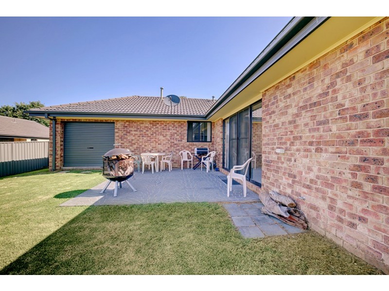 18 Warbler Avenue, Thurgoona NSW 2640