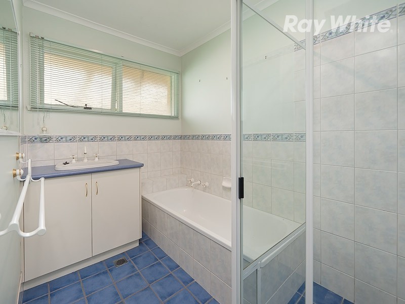 324 Christopher Court, Lavington NSW 2641