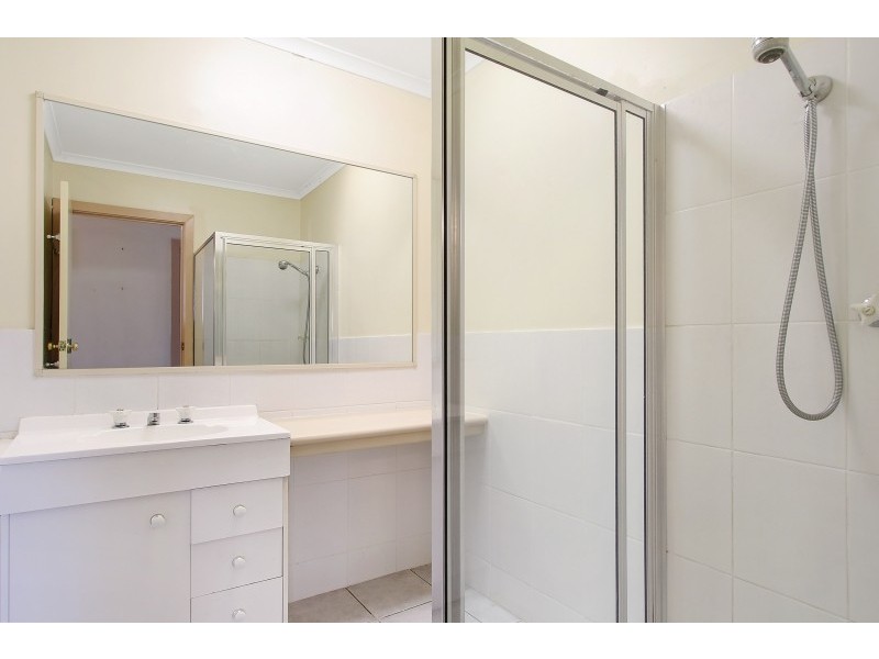 1/299 Kaitlers Road, Lavington NSW 2641