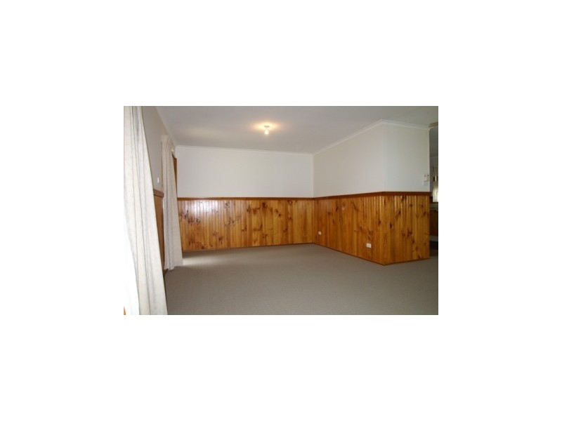 81 Hovell Street, Howlong NSW 2643