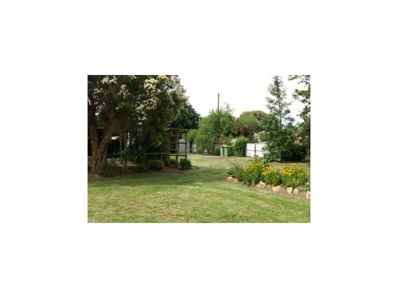 81 Hovell Street, Howlong NSW 2643