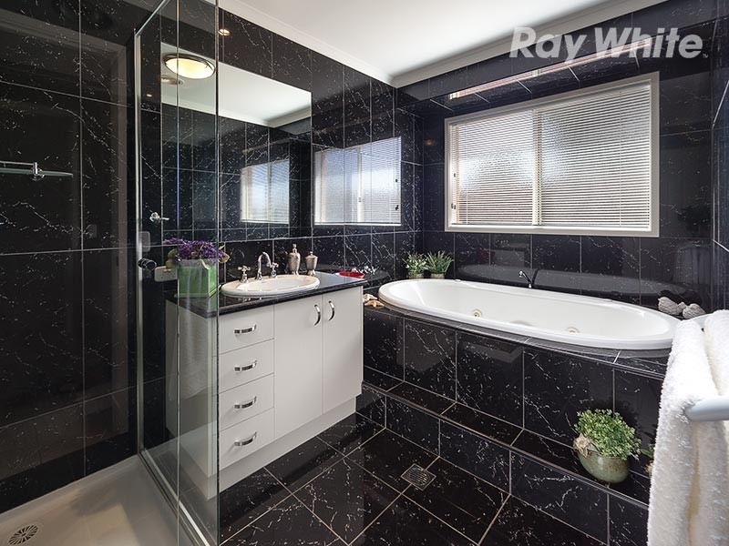 689 Pearsall Street, Hamilton Valley NSW 2641