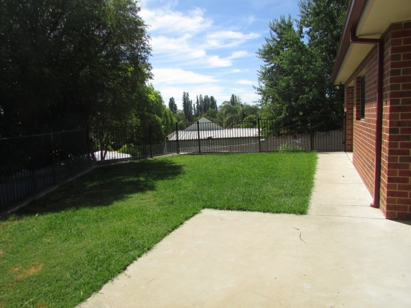 3/406 Halehaven Crescent, Lavington NSW 2641