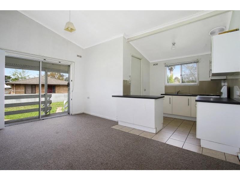 36 Jacaranda Street, West Albury NSW 2640