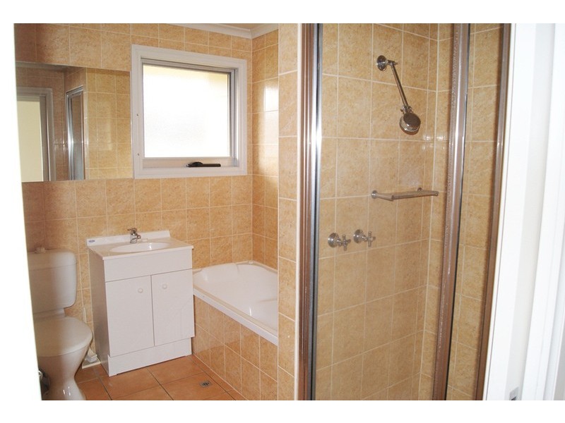 302 Sunshine Avenue, Lavington NSW 2641