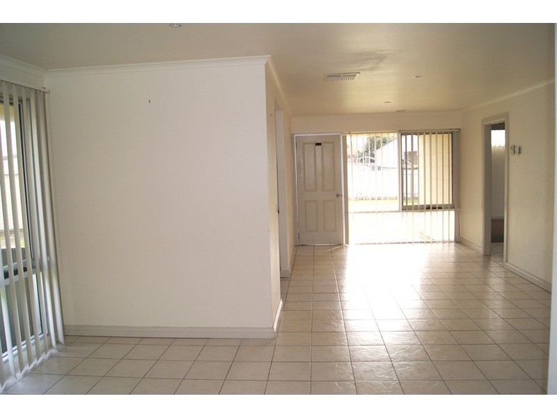 302 Sunshine Avenue, Lavington NSW 2641