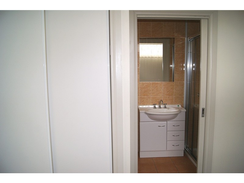 302 Sunshine Avenue, Lavington NSW 2641