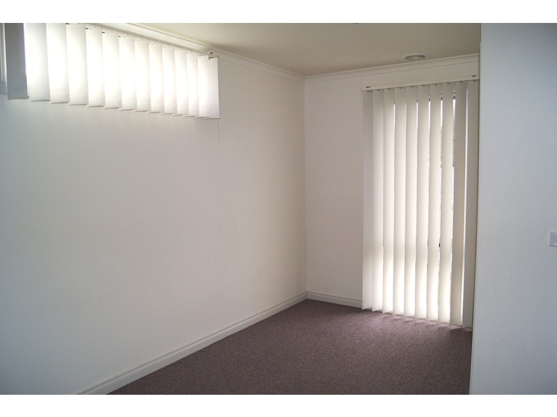 302 Sunshine Avenue, Lavington NSW 2641