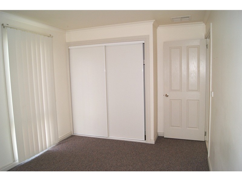 302 Sunshine Avenue, Lavington NSW 2641