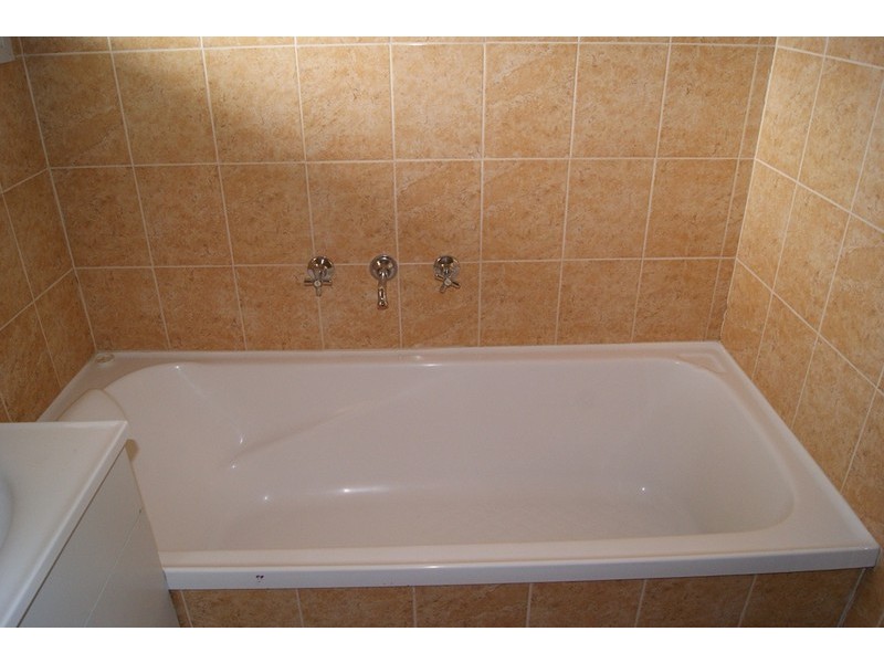 302 Sunshine Avenue, Lavington NSW 2641