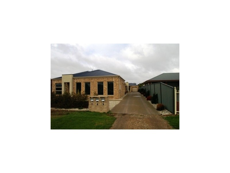 2/30 Russell Street, Howlong NSW 2643