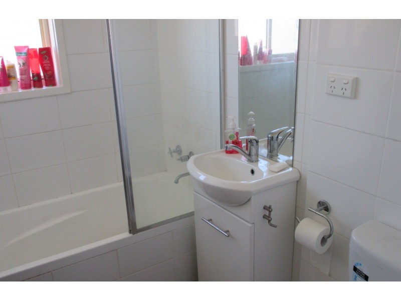 16/409 McDonald Road, Lavington NSW 2641