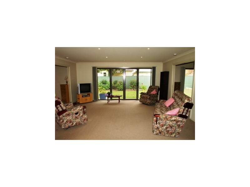 5 Hall Court, Howlong NSW 2643