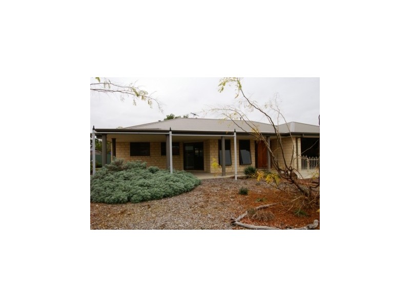 5 Hall Court, Howlong NSW 2643