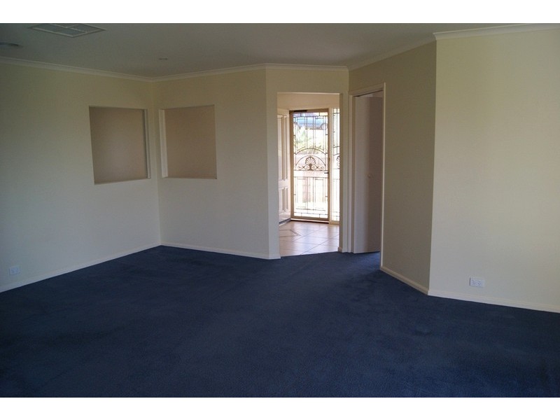 60 Mountain View Drive, Lavington NSW 2641