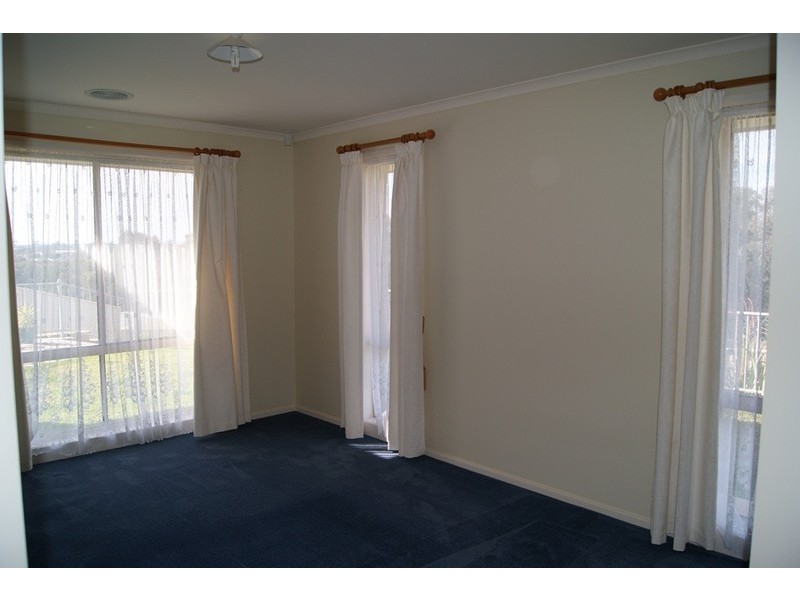 60 Mountain View Drive, Lavington NSW 2641