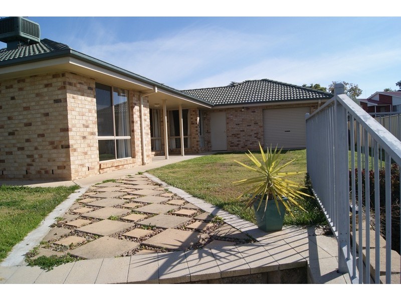 60 Mountain View Drive, Lavington NSW 2641