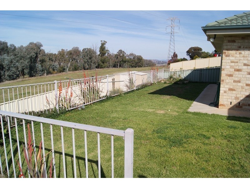 60 Mountain View Drive, Lavington NSW 2641