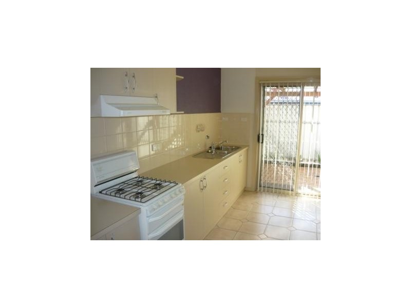 8/478 Breen Street, Lavington NSW 2641