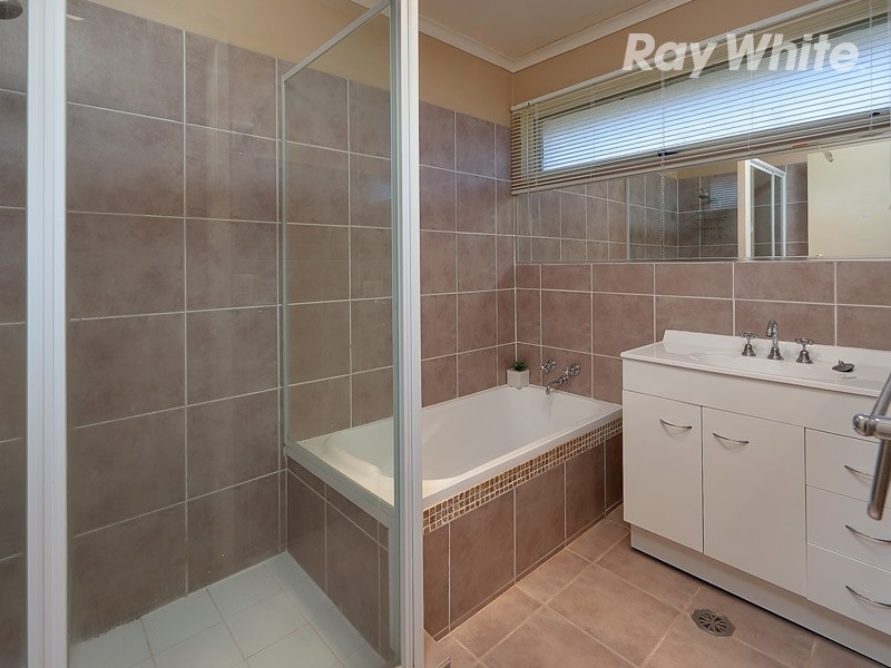 527 Schaefer Street, Lavington NSW 2641