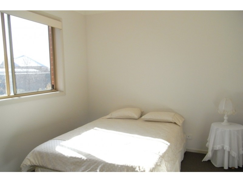 36 Kookaburra Way, East Albury NSW 2640