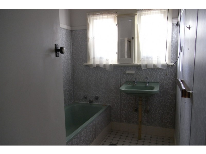 1036 Baratta Street, North Albury NSW 2640