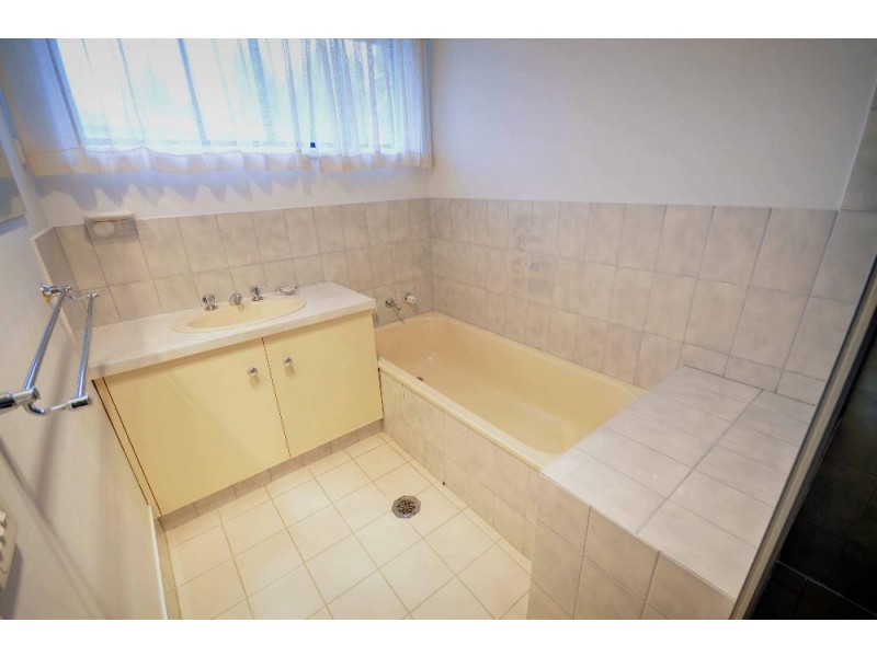 13 Doongan Place, Albury NSW 2640